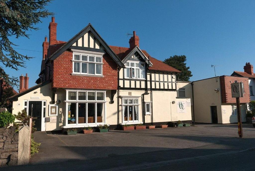 Hq Pencadlys Hotel Prestatyn Eksteriør billede