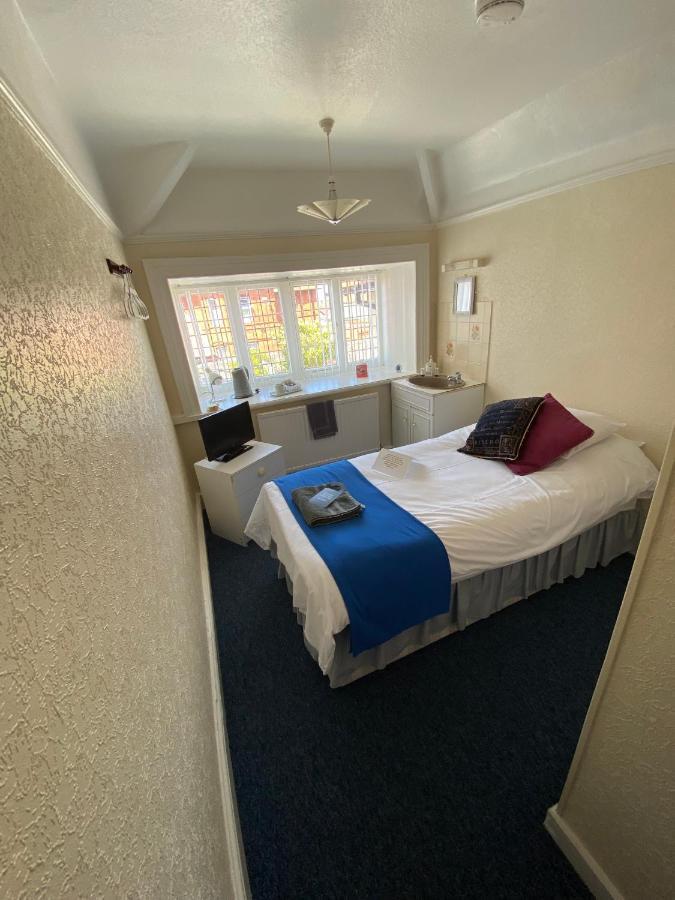 Hq Pencadlys Hotel Prestatyn Eksteriør billede