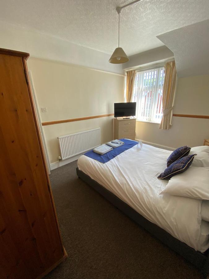 Hq Pencadlys Hotel Prestatyn Eksteriør billede