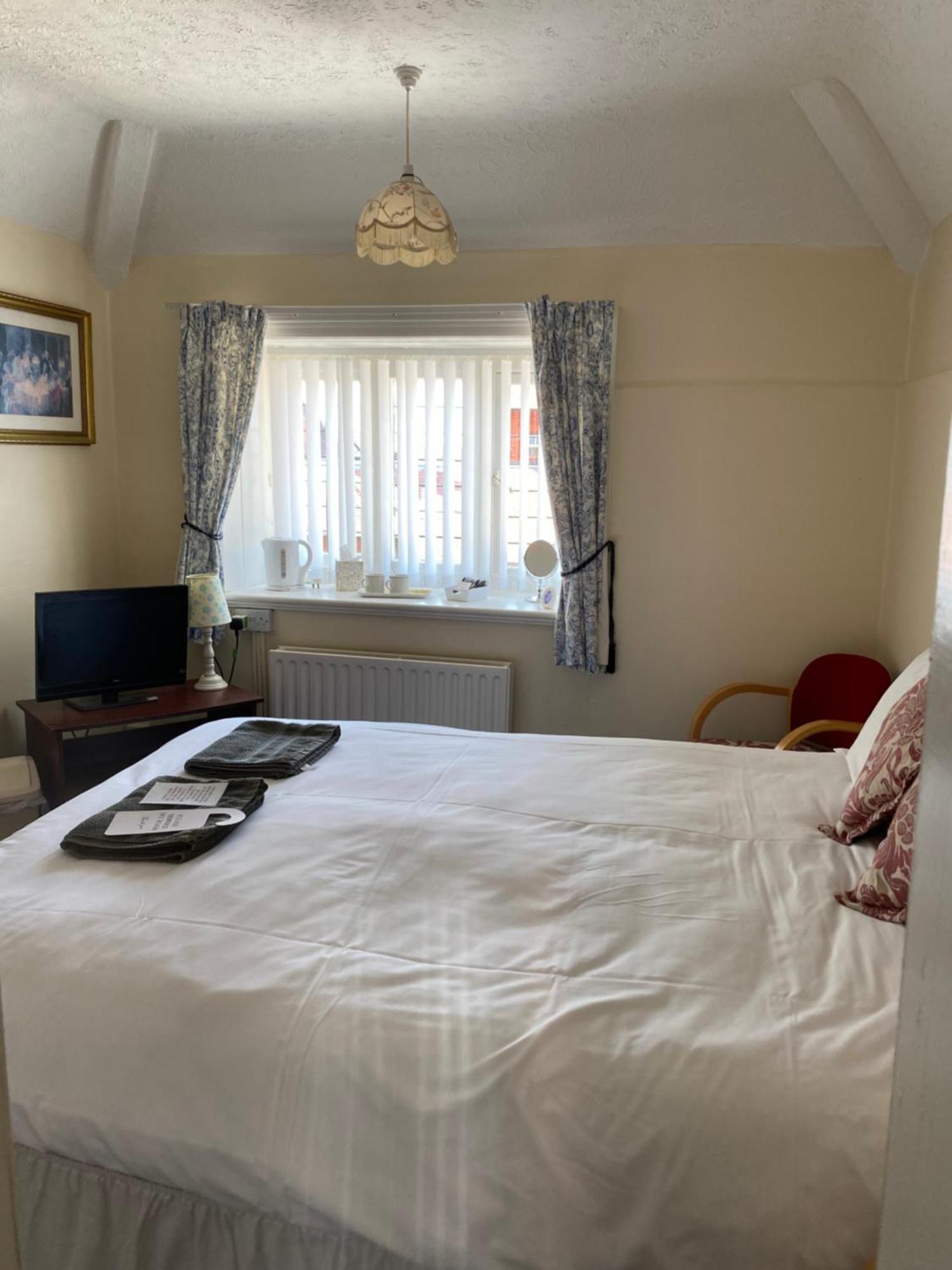 Hq Pencadlys Hotel Prestatyn Eksteriør billede